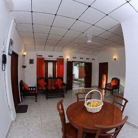 Summer Dew Villa Talpe Room photo