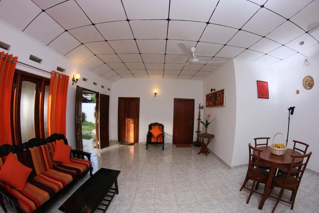 Summer Dew Villa Talpe Room photo