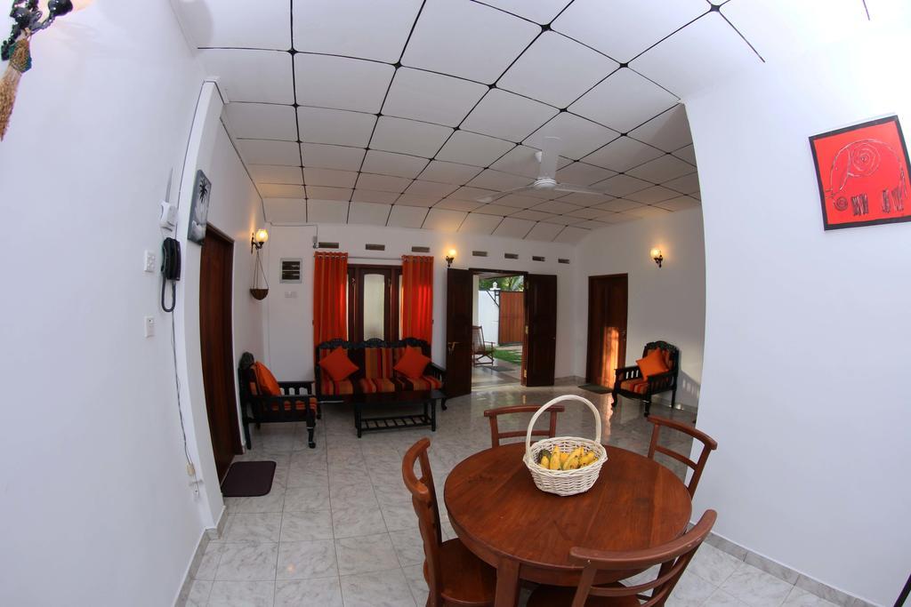 Summer Dew Villa Talpe Room photo