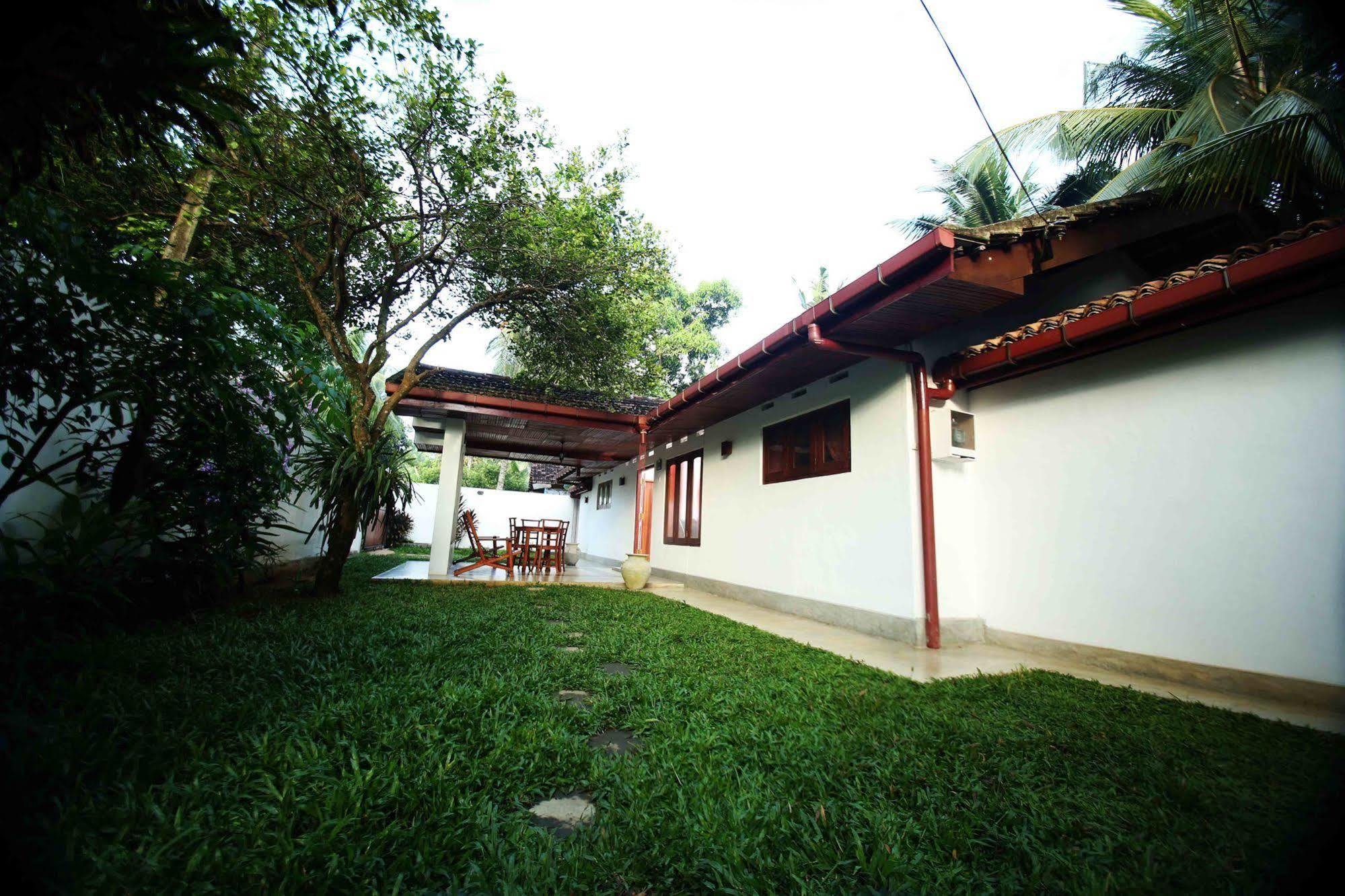 Summer Dew Villa Talpe Exterior photo