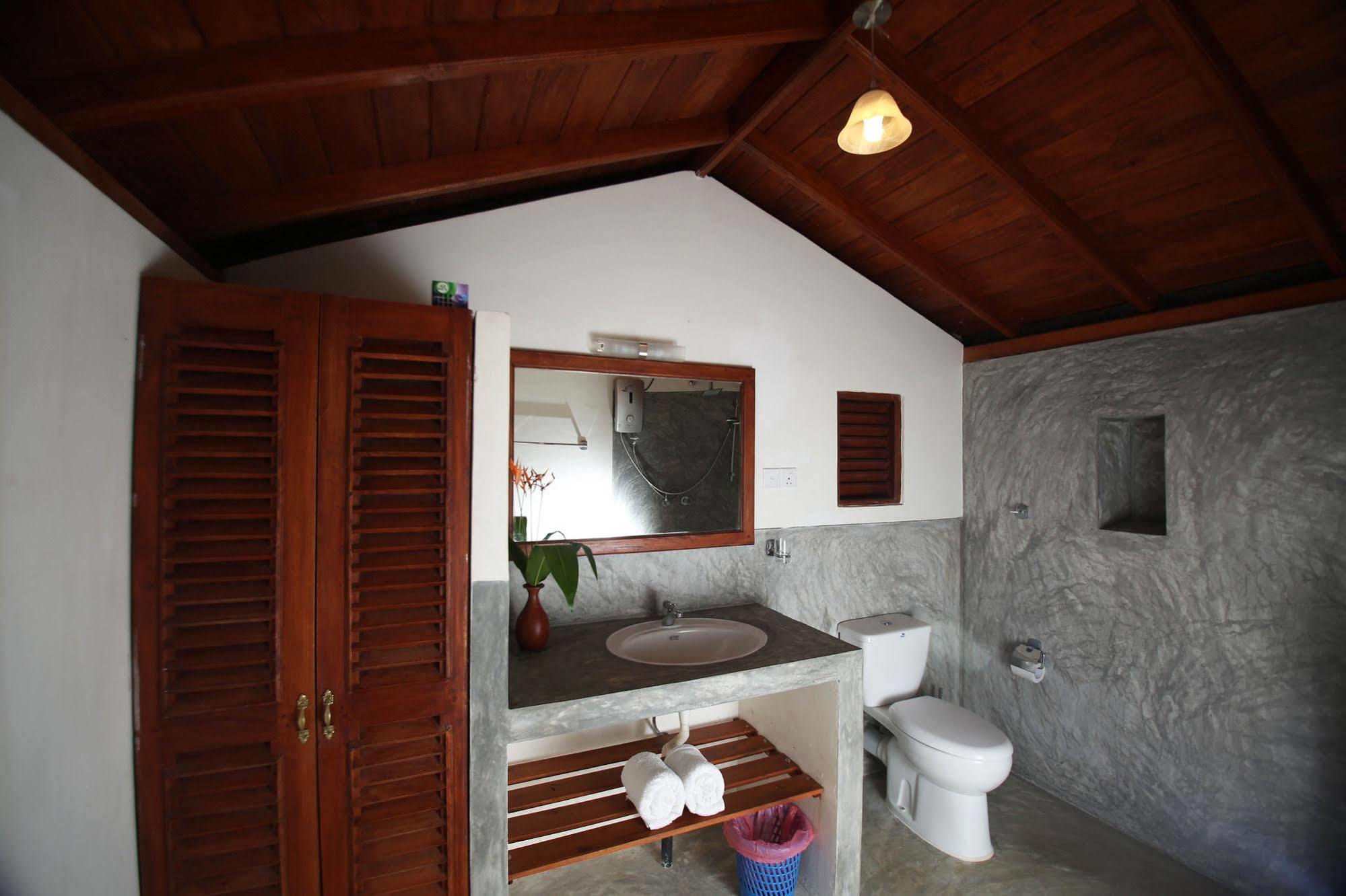 Summer Dew Villa Talpe Exterior photo