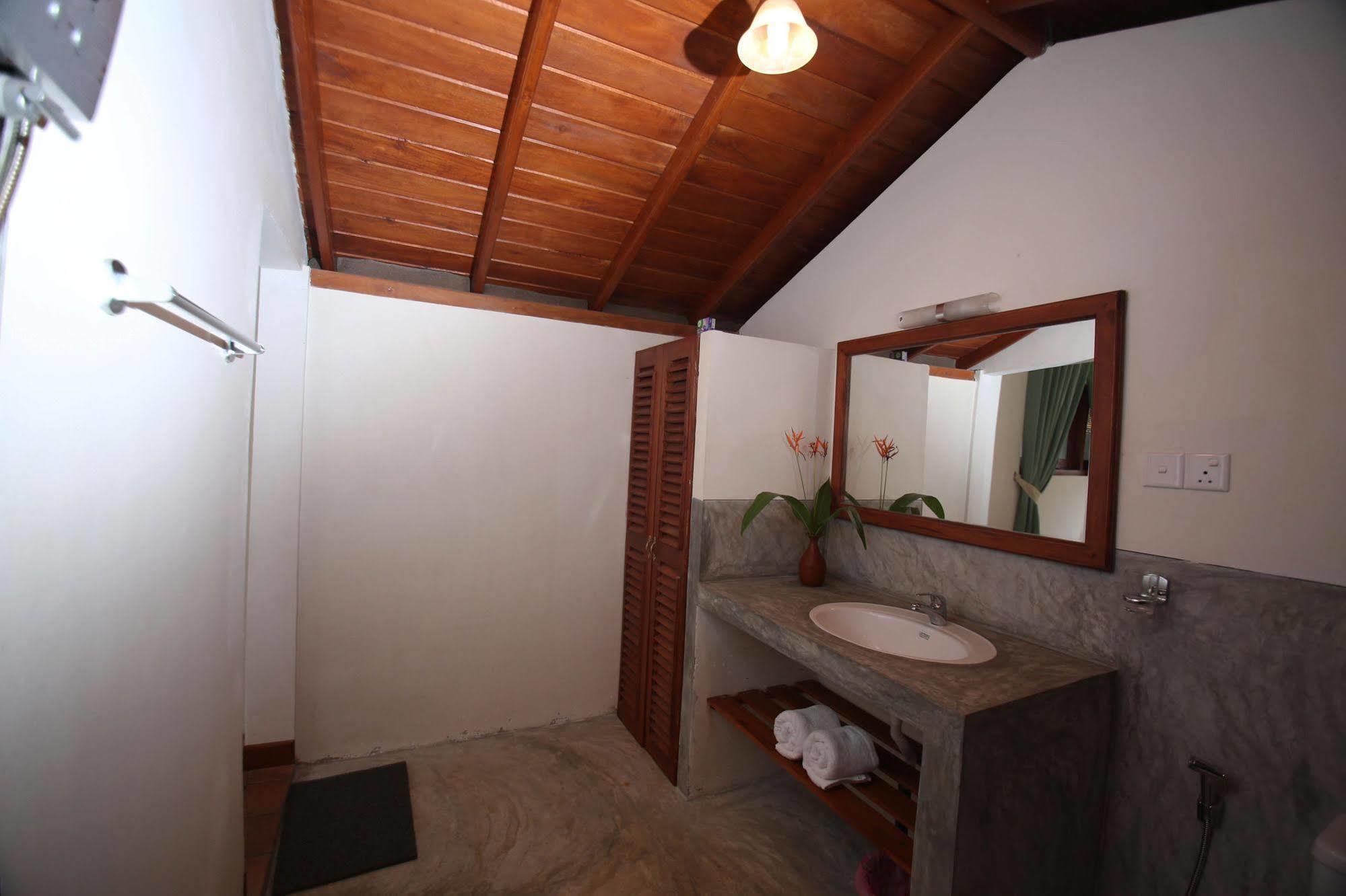 Summer Dew Villa Talpe Exterior photo