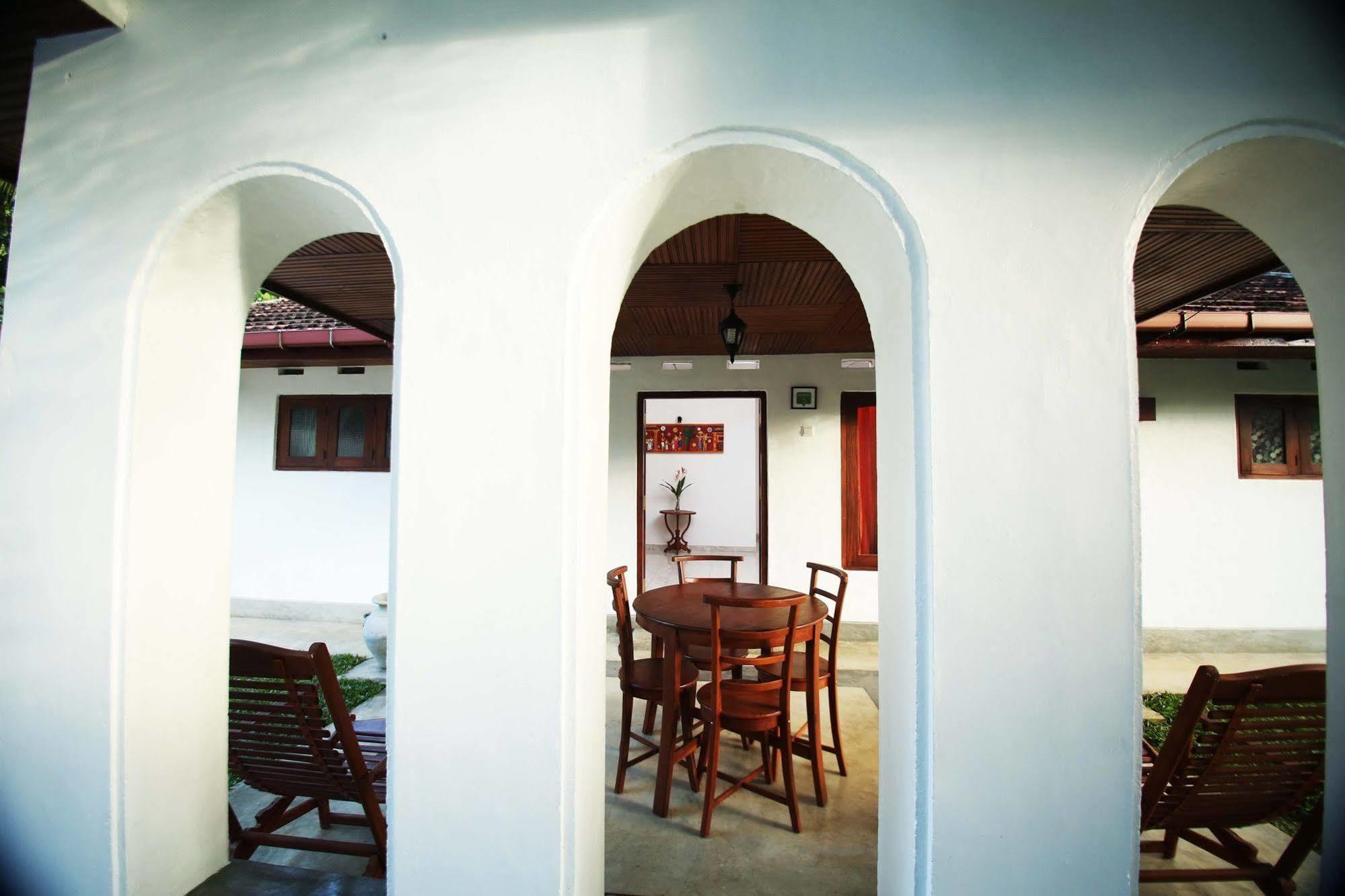 Summer Dew Villa Talpe Exterior photo