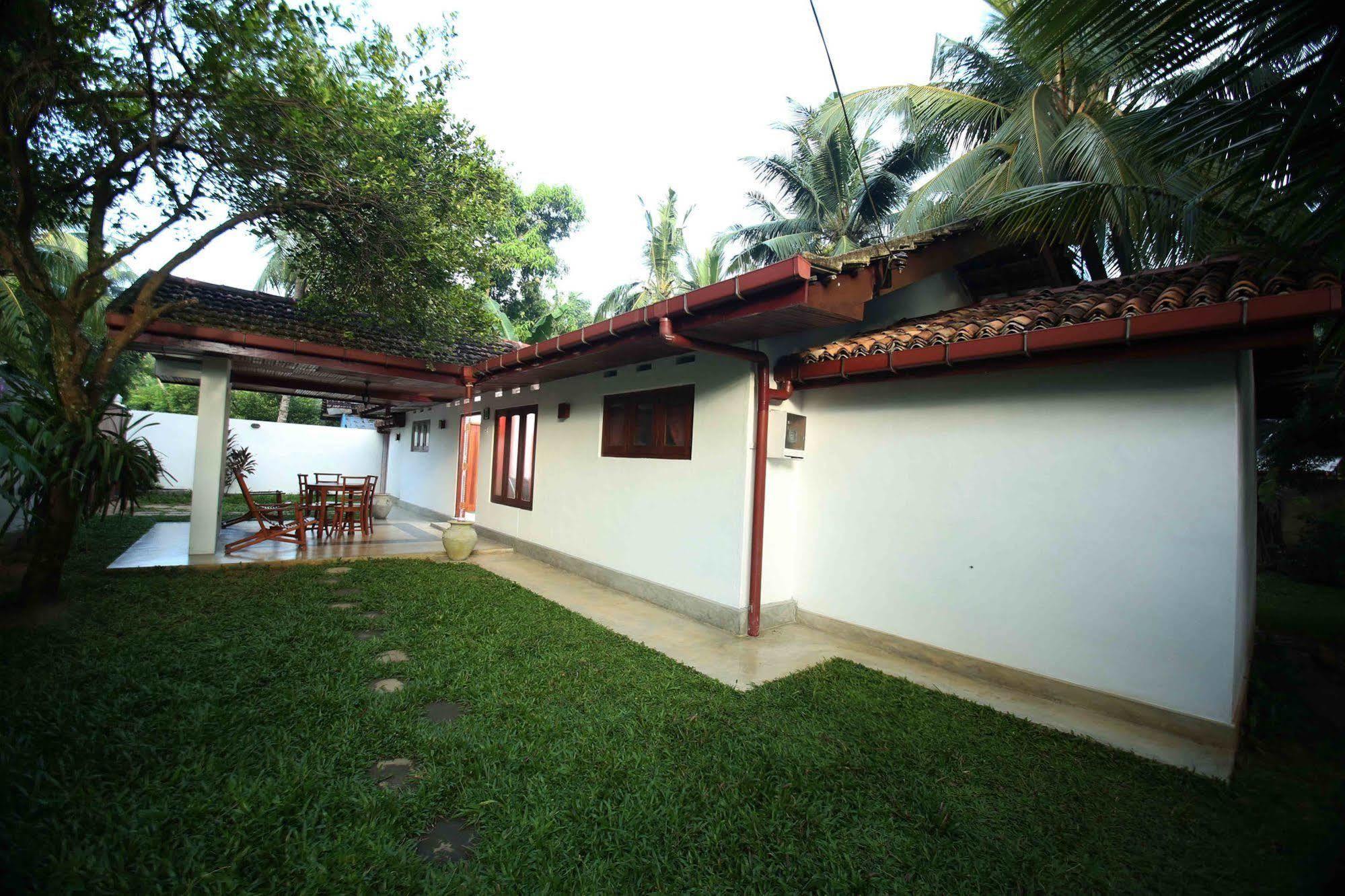 Summer Dew Villa Talpe Exterior photo