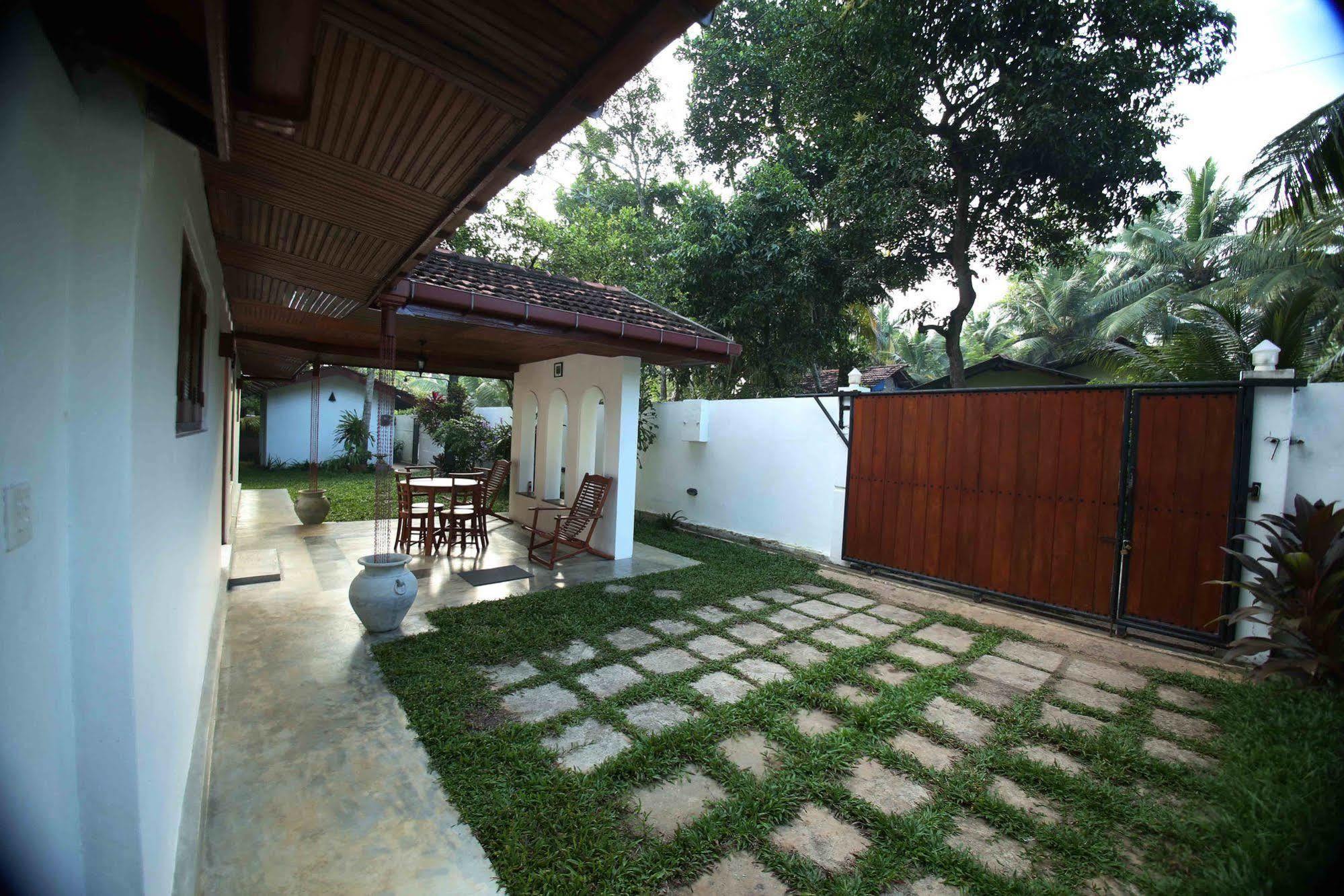 Summer Dew Villa Talpe Exterior photo
